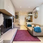 Daire Upstays Quiet 56m² House *