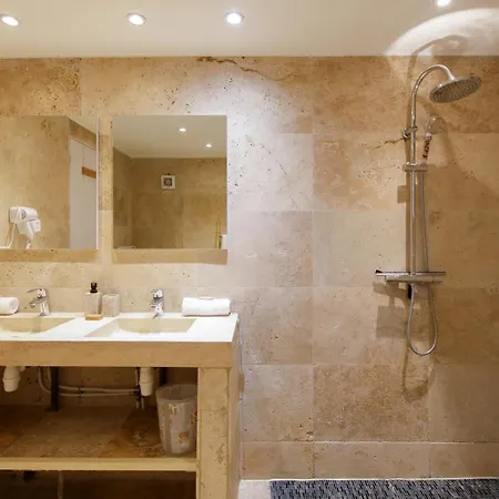 Upstays Quiet 56m² House